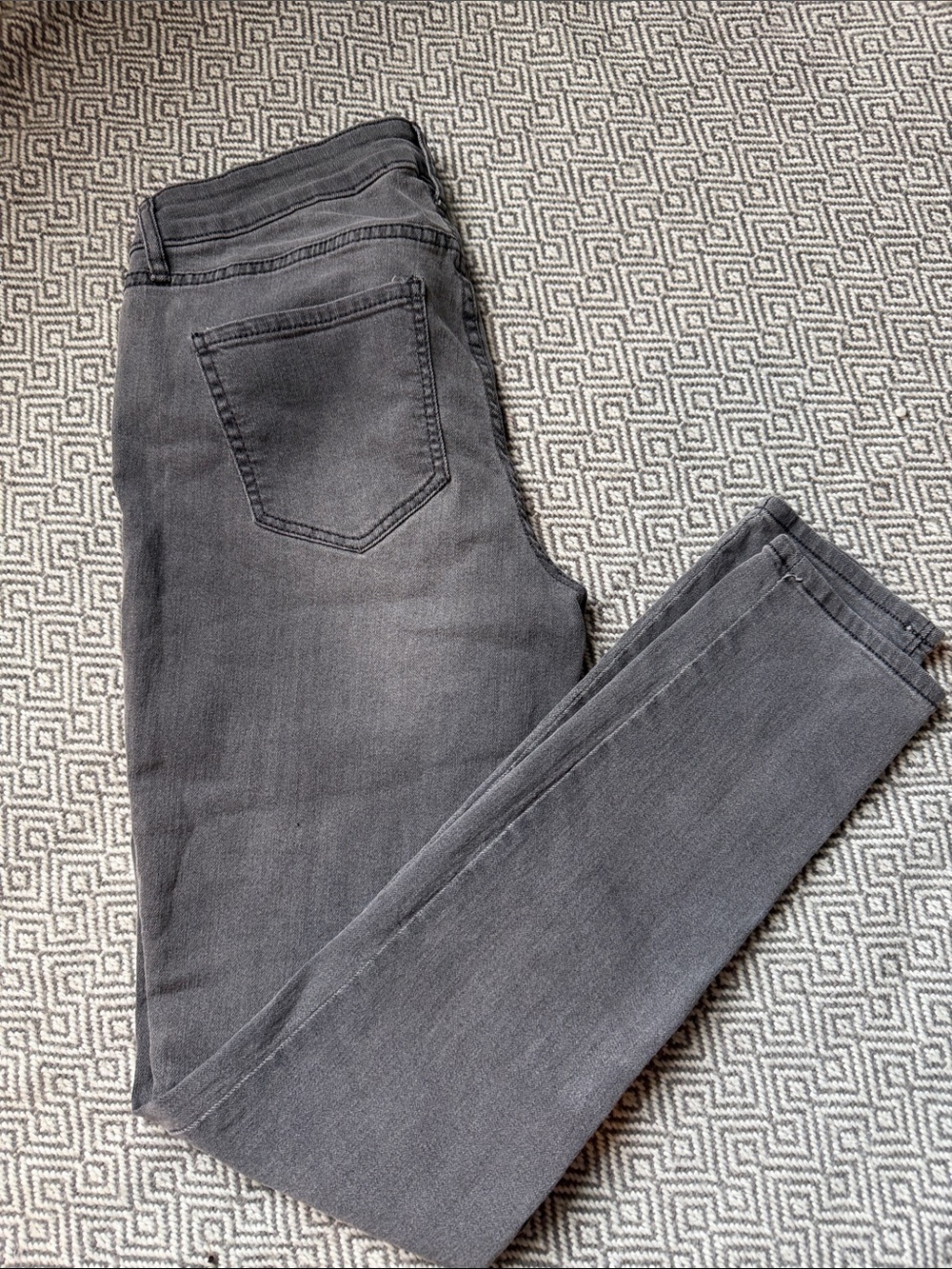 Old Navy Charcoal Super Skinny Jeggings - Picture 10 of 10